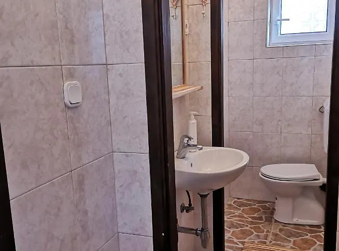 Romansa Konukevi Zadar